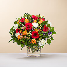 Laat je leiden door de creativiteit van onze topbloemisten en ontvang een fantastisch boeket in seizoenskleuren en passend bij elke gelegenheid.