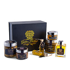 Het neusje van de zalm onder de olijfolie. Deze gift box demonstreert op elegante wijze hoe bijzonder en luxueus olijfolie kan zijn.