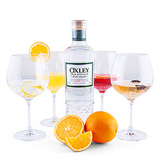 Deze geschenkset met Oxley Gin, Oxfam sinaasappelsap, verse sinaasappels en 4 luxueuze gin glazen is de basis voor wie zich in de mixologie wil verdiepen.