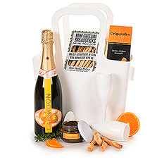 Moët Chandon Spritz, Glasses & Snacks On The Go
