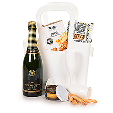 Apero geschenktas Cava Pere Ventura, glazen en snacks