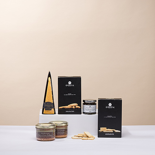 Geschenkmand met paté en kaas