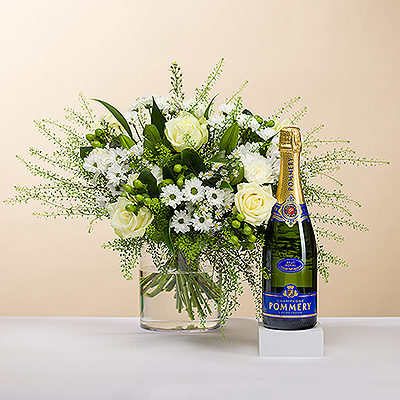 Aussi beau qu'un diamant, nous vous présentons cet élégant bouquet tout blanc. 
Accompagné d'une bouteille de champagne Pommery pour un cadeau de luxe.