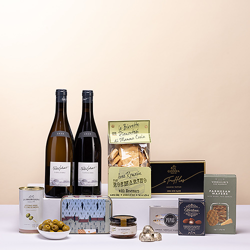 Cadeau d'accueil de luxe avec des vins de Pascal Jolivet et des friandises.