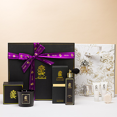 Le cadeau parfait pour toute occasion spéciale : ce coffret cadeau de luxe "Nathalie" est à la fois une expérience cadeau exceptionnelle et une joie immense à recevoir en cadeau.