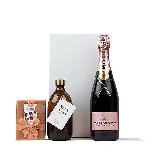 Moët Rosé Champagne , Wellmark Badzeep & Neuhaus Chocolade