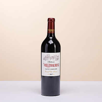 Nous vous présentons le Château Villemaurine - Saint-Emilion Grand Cru Classé Rouge, un vin très bien noté. D'une belle couleur rouge foncé, ce 80% Merlot 20% Cabernet Franc présente des arômes de chêne, de réglisse, de cassis, de cacao et de prune.