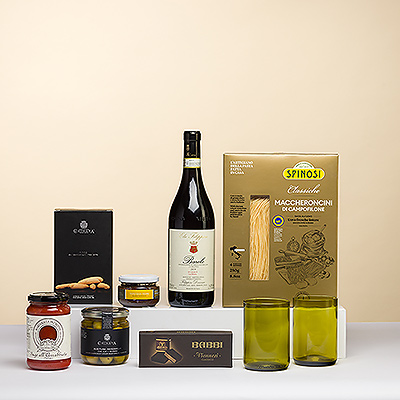 Organisez un dîner de pâtes gastronomiques accompagné d'un vin rouge piémontais, de délicieuses collations et un dessert italien traditionnel.