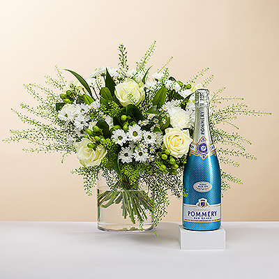 Un bouquet de fleurs d'un blanc éclatant accompagné de la saveur fraîche et moderne du champagne Pommery Royal Blue Sky, voilà de quoi surprendre. Aussi brillant qu'un diamant étincelant, nous vous présentons ce bouquet élégant, tout en blanc. Les belles roses blanches sont accompagnées de verdure de saison.