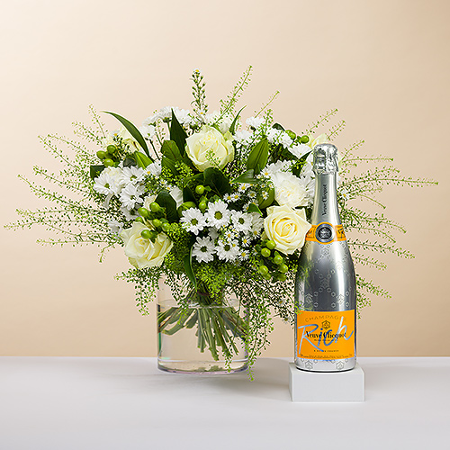 Simply White & Champagne Veuve Clicquot Rich Silver