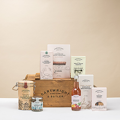 Découvrez la gamme de friandises sucrées de The Bishopdale Crate de Cartwright & Butler.