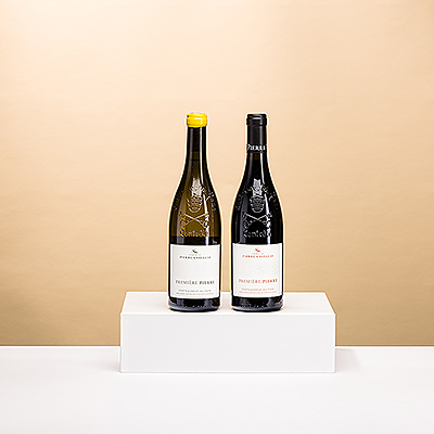 Nous sommes fiers de ce duo de vins rouges et blancs de Châteauneuf-du-Pape provenant des vignobles familiaux de premier ordre du Domaine Pierre Usseglio.