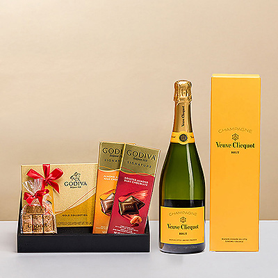 Un cadeau élégant pour ceux qui ont un goût irréprochable: un plateau de chocolats luxueux de Godiva. Un merveilleux cadeau pour les anniversaires, les remerciements et les fêtes. Ce cadeau au chocolat Godiva est également un cadeau d'entreprise très apprécié.