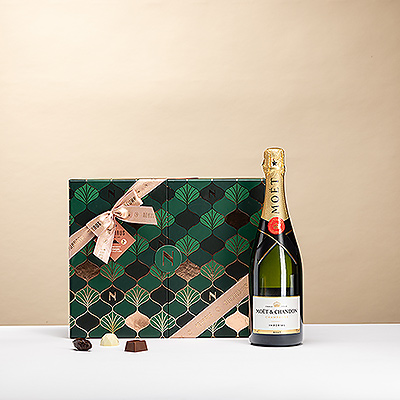 Célébrez Noël avec un luxe absolu ! Ce coffret associe la Neuhaus Winter Premium Box 2025 avec 62 pralines belges et une bouteille de Champagne Moët & Chandon Impérial Brut. Un cadeau festif à partager.