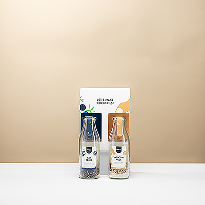 Surprenez quelqu'un avec un moment de plaisir DIY unique grâce à ce Coffret Cadeau Cocktail complet. Le coffret contient tous les ingrédients et outils nécessaires pour préparer deux cocktails emblématiques : le Moscow Mule et le Gin Tonic. C'est le cadeau parfait pour toute occasion, des anniversaires à un simple remerciement. Offrez une expérience inoubliable et laissez-les savourer le plaisir d'être un barman à domicile.