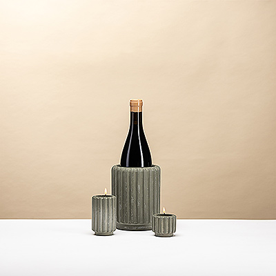 Profitez du élégant Wine Cooler & Candle Set avec rafraîchisseur à vin et bougies d5ambiance. Parfait comme cadeau original ou décoration intérieure raffinée.